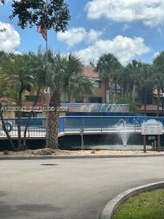 Building Photo - 15535 Miami Lakeway N
