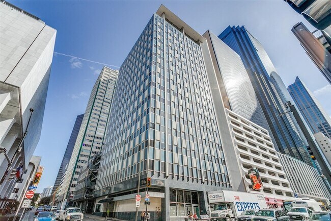 Building Photo - 1505 Elm St