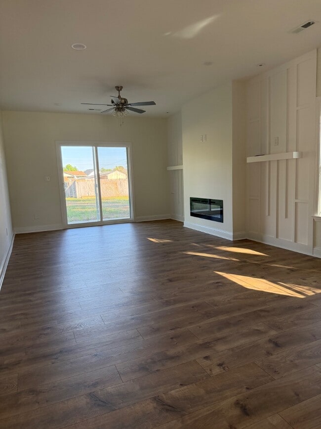 Building Photo - 2537 Jones St