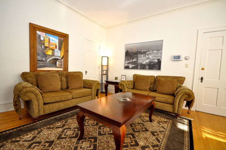 Building Photo - 57 Park St