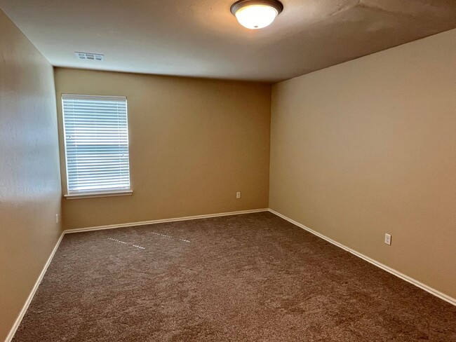 Building Photo - Wonderful 3 Bed 2 Bath Home in Moore