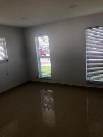 Building Photo - 3116 NE 42nd Ct