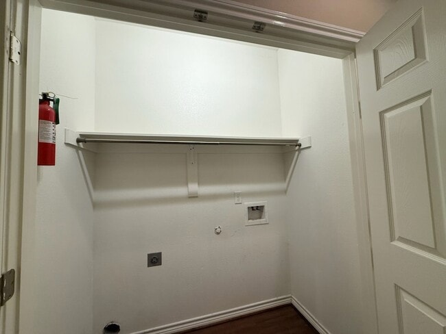 Building Photo - 811 S Wilson St