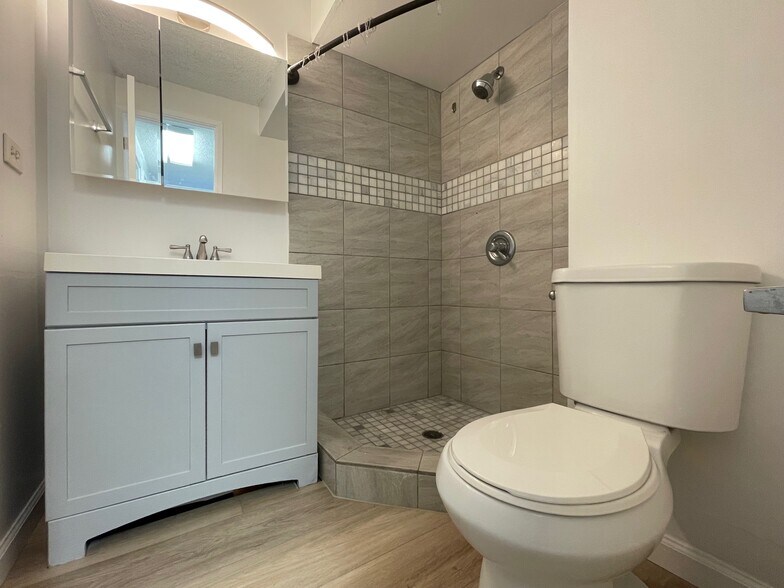 Building Photo - 46-283 Kahuhipa St