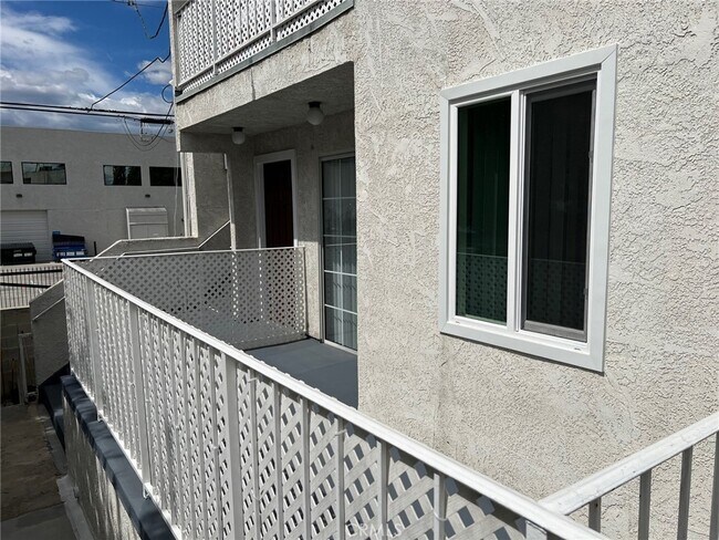 Building Photo - 7039 Remmet Ave