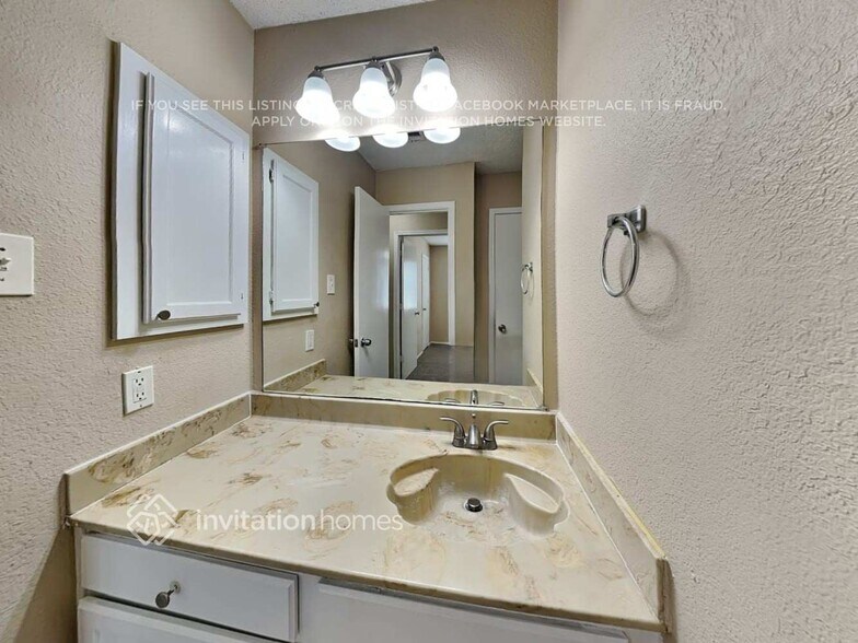 Building Photo - 504 Sea Rim Dr