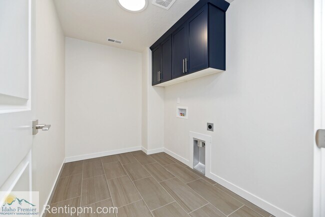 Building Photo - 10469 W Royal Fern Ct