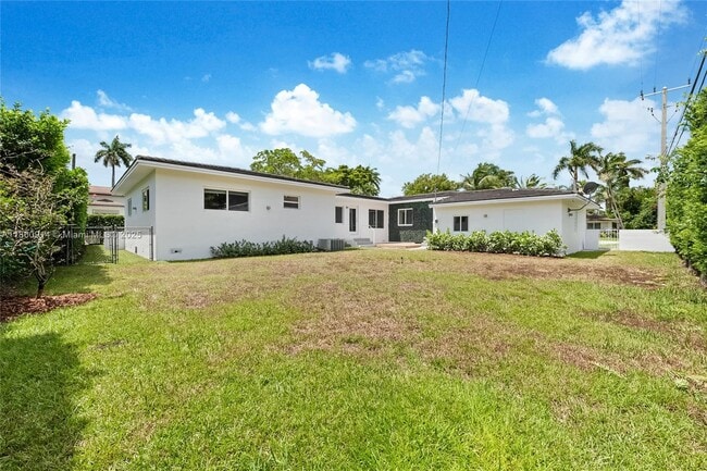 Building Photo - 4731 Alhambra Cir