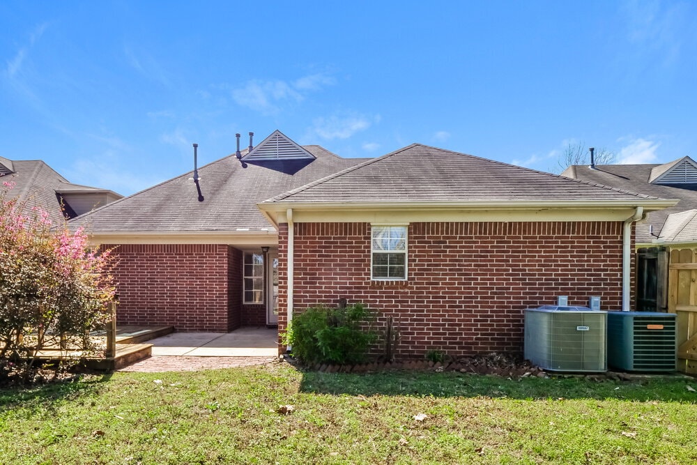 Building Photo - 7182 Crape Myrtle Dr