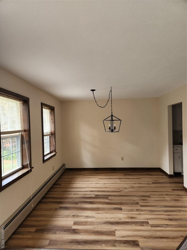 Building Photo - 125 E Market St