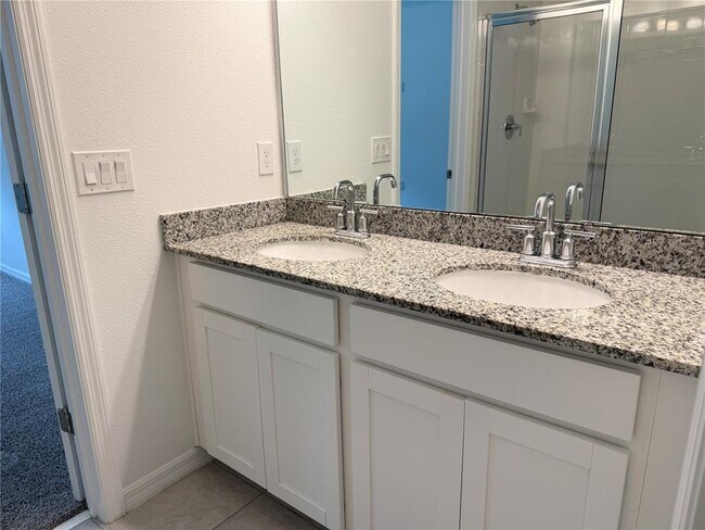 Building Photo - 15025 Willow Arbor Cir