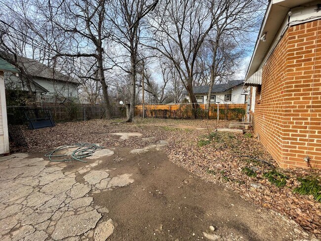 Building Photo - Cozy 1 bed 1 Bath Close to OU Campus