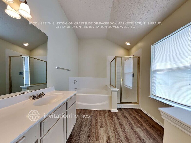 Building Photo - 4904 Palm Ridge Dr