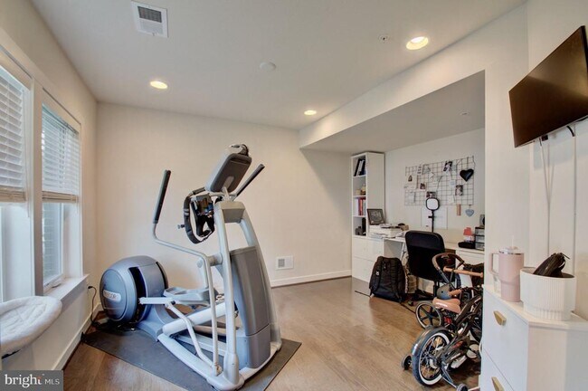 Building Photo - 8078 Tribeca St