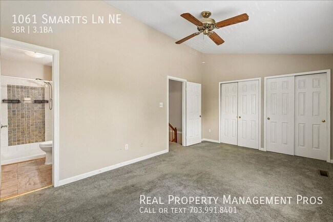 Building Photo - 1061 Smartts Ln NE