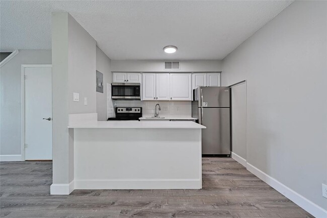 Building Photo - 1200 Banister Ln