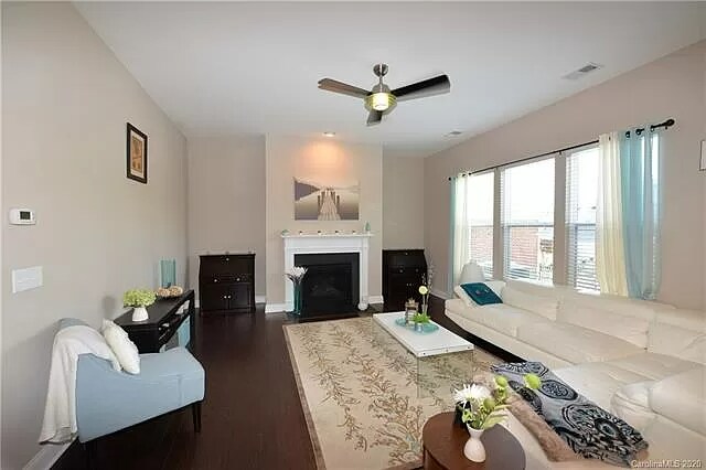 Building Photo - 109 Grayfox Dr