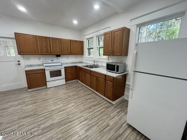 Building Photo - 108 Fern St