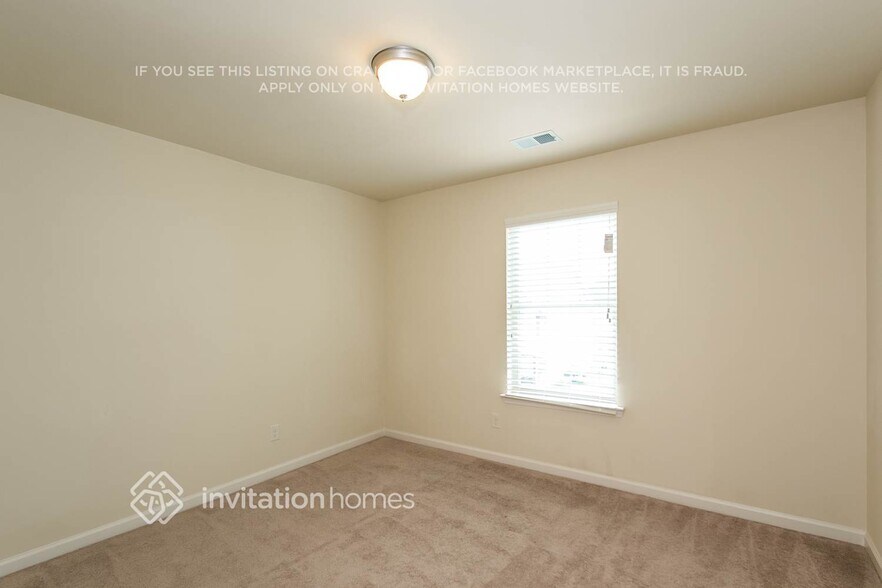 Building Photo - 384 Easley Dr SE