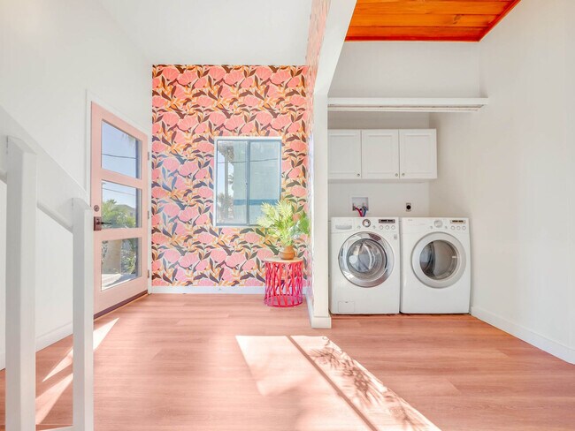 Building Photo - 5537 Pelican Way