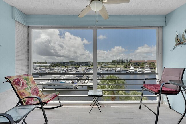 Building Photo - 29 Yacht Club Dr