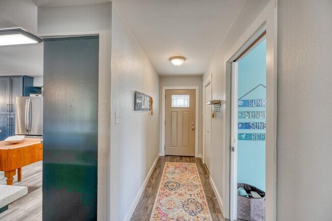 Building Photo - 724 S Chaparral
