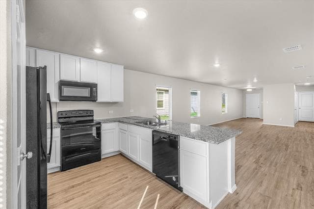Building Photo - 1412 Silver Oak Ln