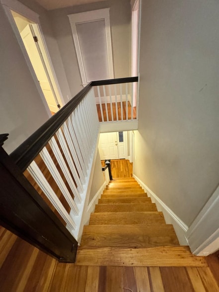 Building Photo - 14 E Prospect St