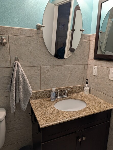 Master bathroom - 3822 59th Ave W