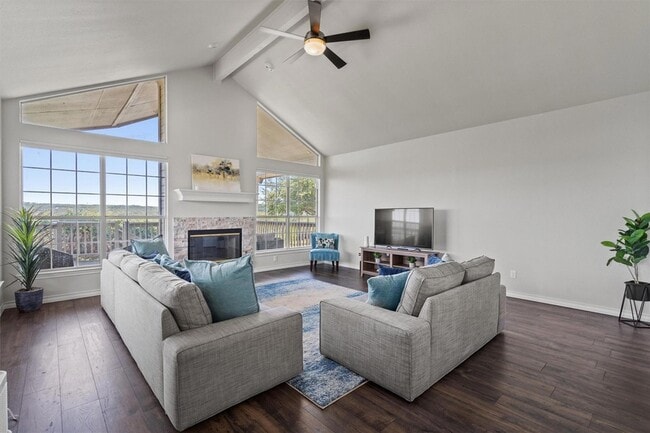 Building Photo - 504 Lakeshore Cir