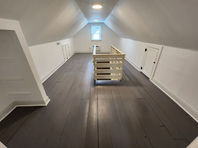Building Photo - Charming 3-Bedroom South Nashville Rental with Hardwood Floors!