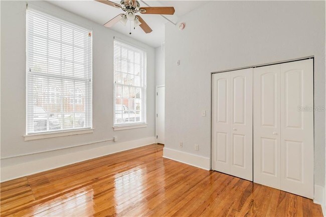 Building Photo - 1090 10th St N