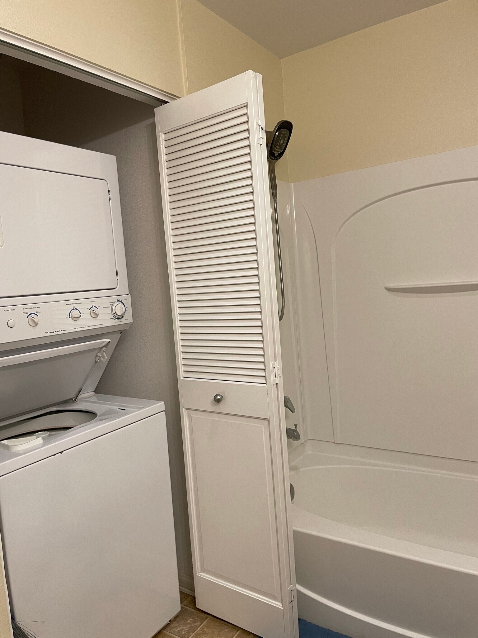 Building Photo - 1435 India St