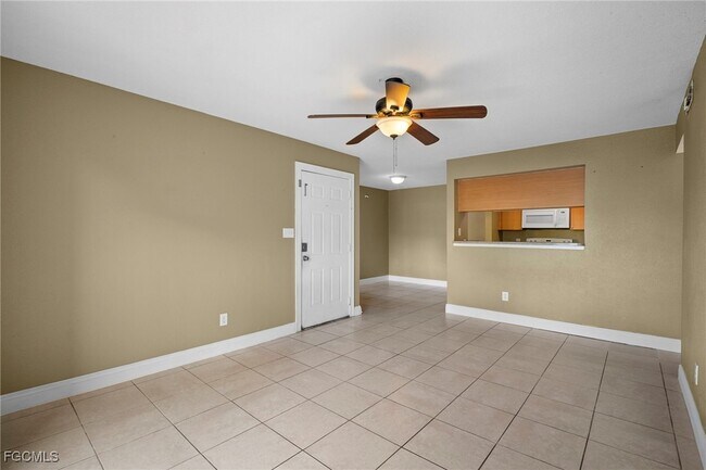 Building Photo - 2905 Winkler Ave