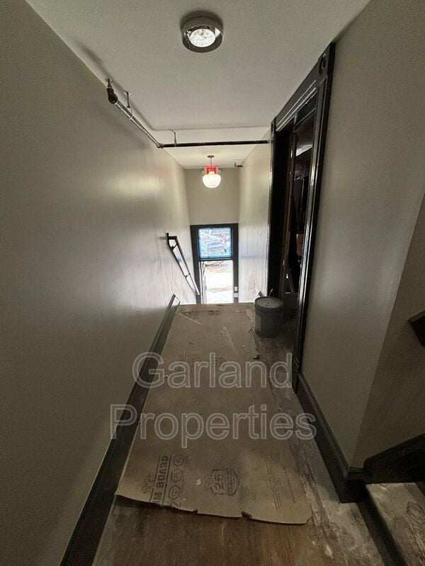 Building Photo - 73 W Main St