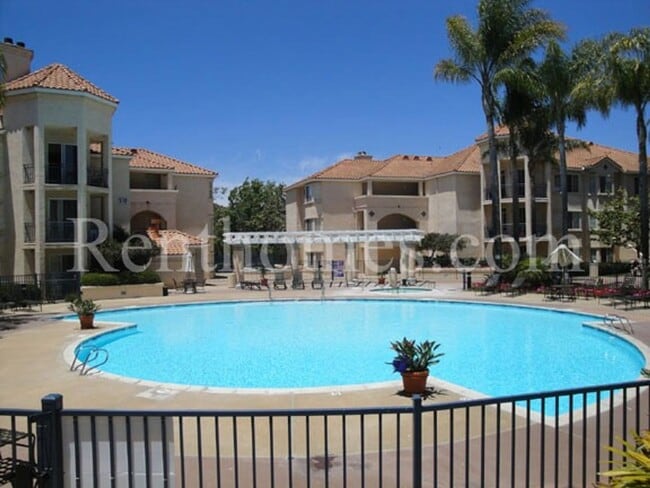 Building Photo - 510 Camino De La Reina