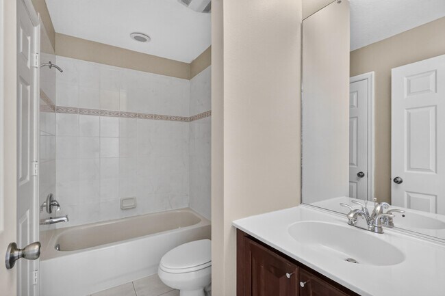 Building Photo - 8103 Bellagio Ln