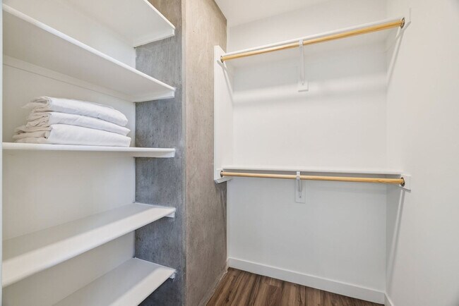 Building Photo - 222 E Jefferson St