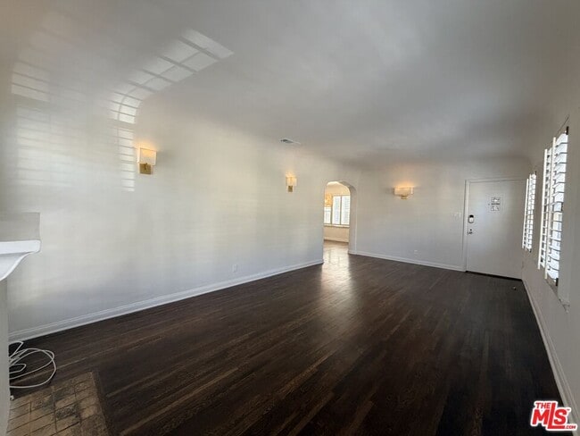 Building Photo - 6110 Scenic Ave