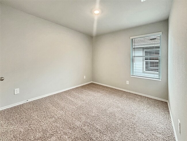 Building Photo - 5544 Flannel Ln