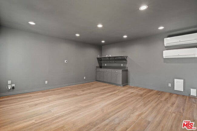 Building Photo - 4530 Bakman Ave