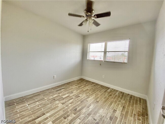 Building Photo - 106 Leeland Heights Blvd W