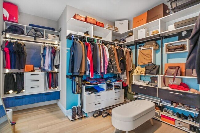 Building Photo - 9366 Alder Dr