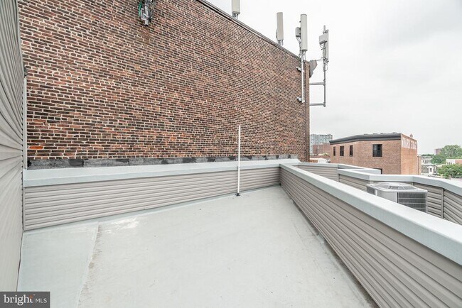 Building Photo - 421 N 39th St