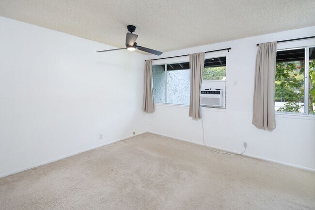 Building Photo - Hokuloa - 2 bedroom, 2 bathroom, 2 vehicle...