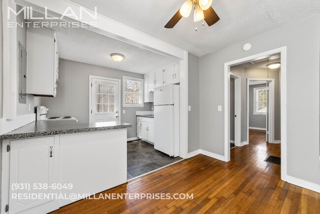 Building Photo - Great Location with Easy Access to Fort Campbell & Downtown