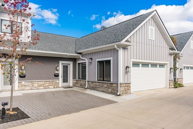 Building Photo - 2978 Bernard View Ln