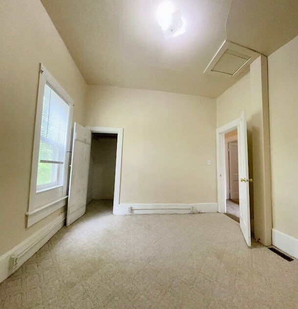 Building Photo - 528 Union St