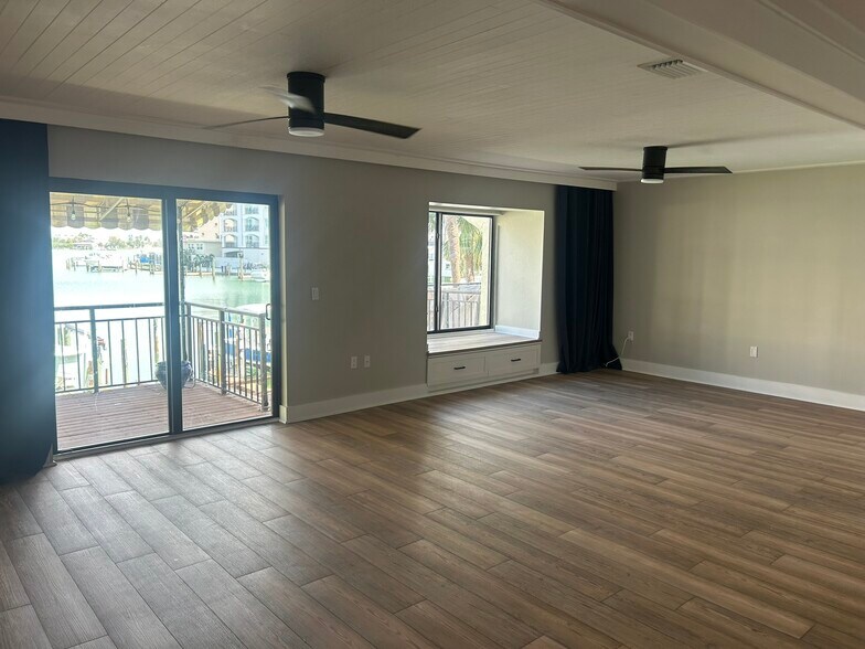 Building Photo - 240 Windward Passage