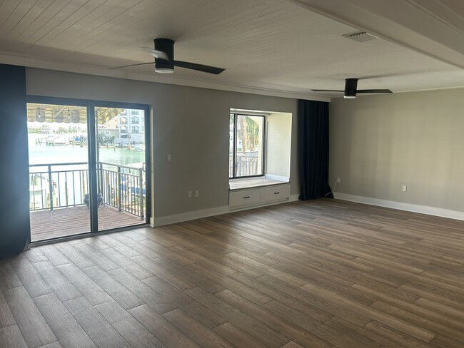 Building Photo - 240 Windward Passage